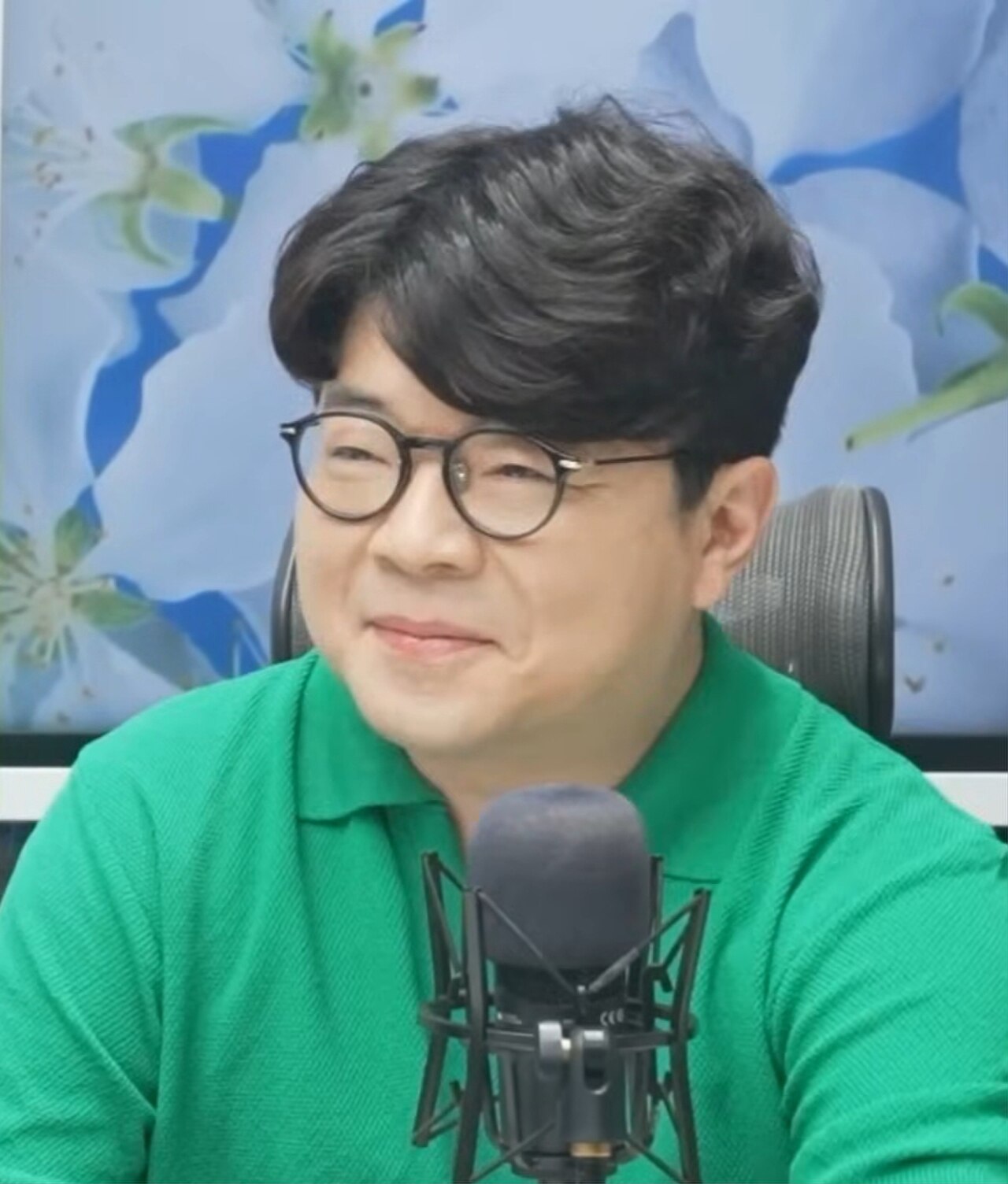 최욱 (1978년) profile photo
