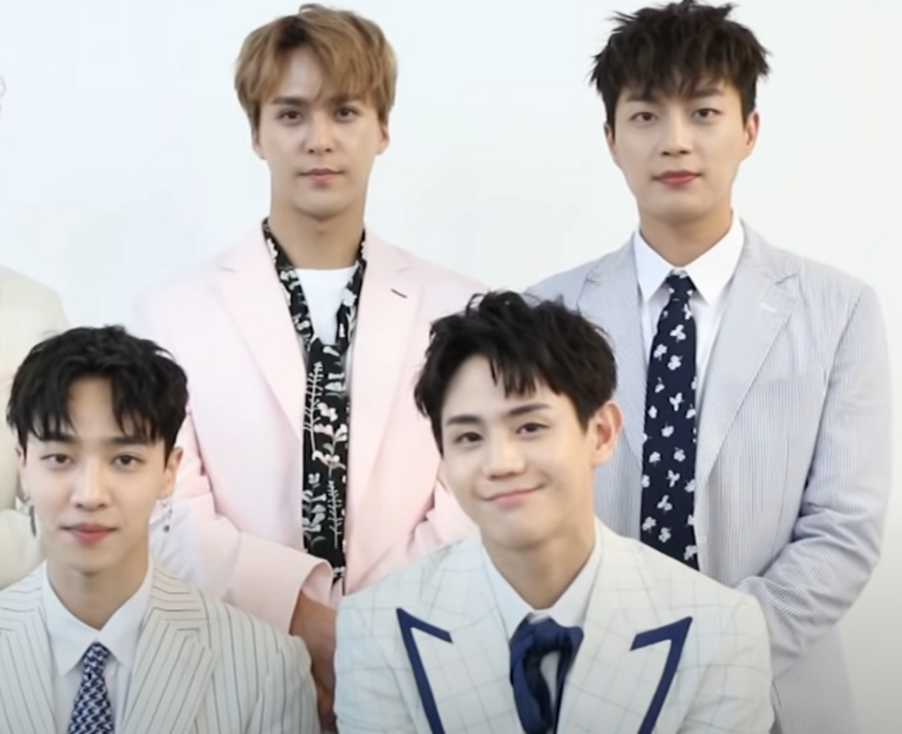 Highlight (grupo sul-coreano) profile photo